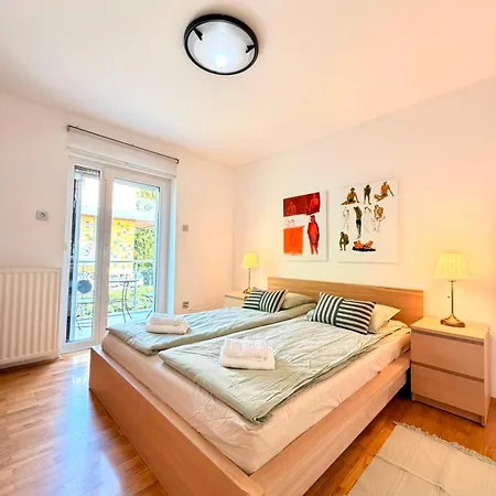 Villa Townhouse With Parking
